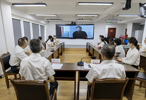 中路公司黨支部組織集中觀看警示教育片《零容忍》.png 中路公司黨支部組織集中觀看警示教育片《零容忍》.png